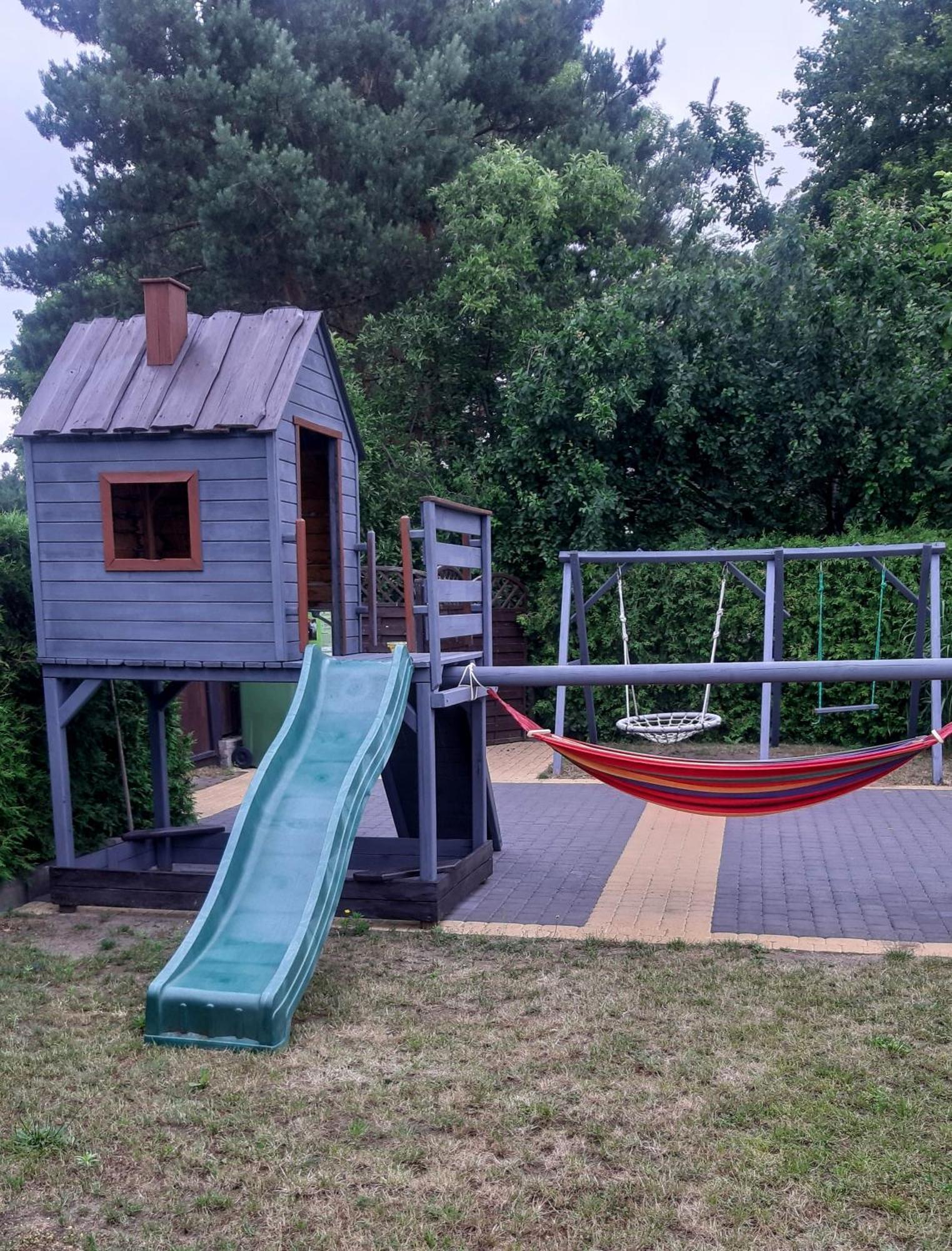 Agat, Parking, Plac Zabaw Проживання в сім'ї Karwienskie Bloto